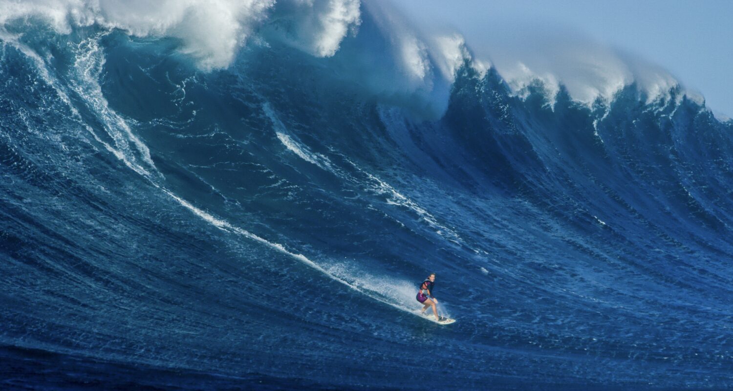 Bethany surfs big waves at Jaws